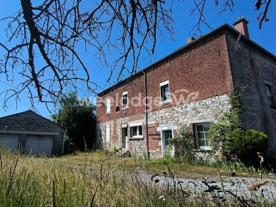 Maison à vendre 9 pièces de 140 m² à Saint-Remy-Chaussée