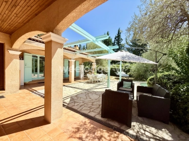 Maison à vendre 6 pièces de 187 m² à Fayence