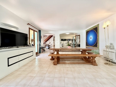 Maison à vendre 6 pièces de 187 m² à Fayence