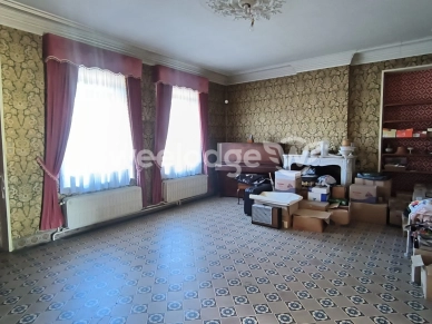 Maison à vendre 9 pièces de 140 m² à Saint-Remy-Chaussée