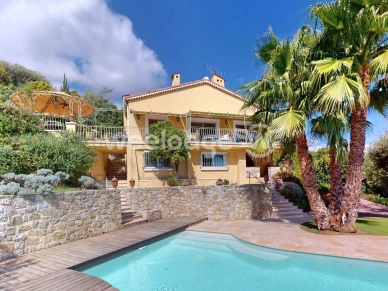 Maison à vendre 5 pièces de 142 m² à Mandelieu-la-Napoule