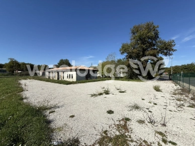 Local commercial à vendre de 220 m² à Mornac