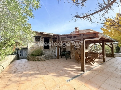 Maison à vendre 7 pièces de 228,74 m² à Saint-Paul-en-Forêt