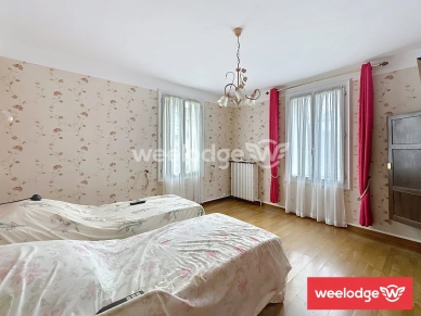 Maison à vendre 10 pièces de 505 m² à Jouy-le-Moutier