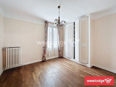 Maison à vendre 10 pièces de 505 m² à Jouy-le-Moutier