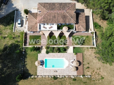 Maison à vendre 9 pièces de 334 m² à Rousset