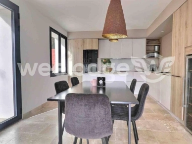 Maison à vendre 4 pièces de 125 m² à Cornillon-Confoux