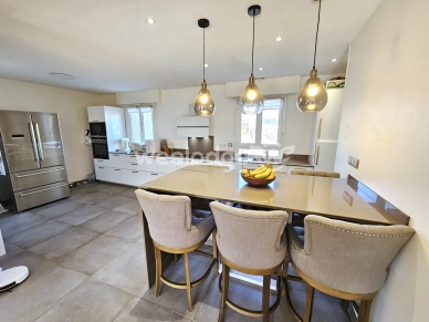 Maison à vendre 9 pièces de 220 m² à Éragny