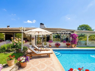 Maison à vendre 9 pièces de 225 m² à Mandelieu-la-Napoule