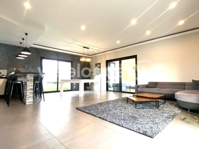 Maison à vendre 6 pièces de 165 m² à Montberon