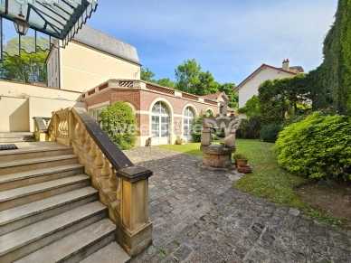 Maison à vendre 10 pièces de 250 m² à Conflans-Sainte-Honorine