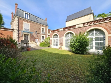 Maison à vendre 10 pièces de 250 m² à Conflans-Sainte-Honorine