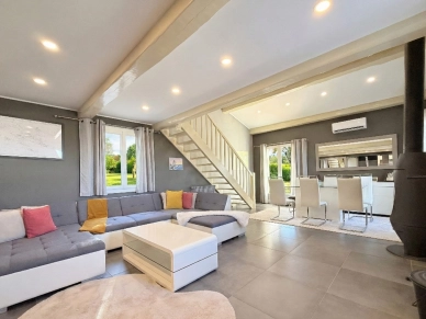 Maison à vendre 7 pièces de 168 m² à Mandelieu-la-Napoule