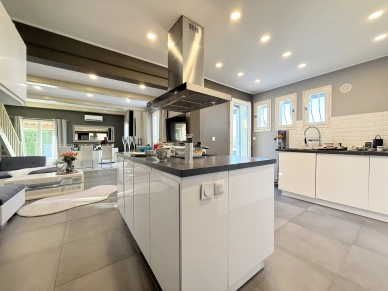 Maison à vendre 7 pièces de 168 m² à Mandelieu-la-Napoule