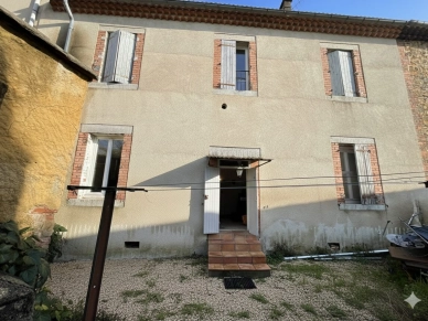 Immeuble à vendre à Meyrannes