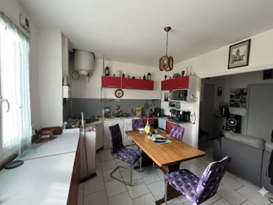 Immeuble à vendre à Meyrannes