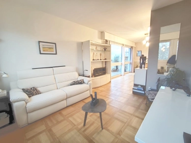 Appartement à vendre 3 pièces de 72 m² à Garches