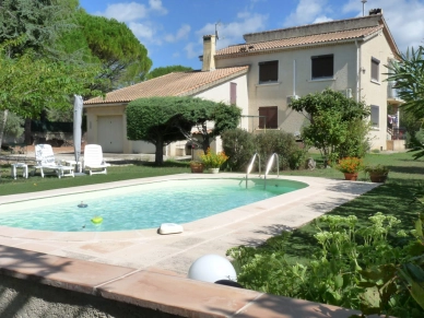 Maison à vendre 6 pièces de 180 m² à Saint-Martin-de-la-Brasque