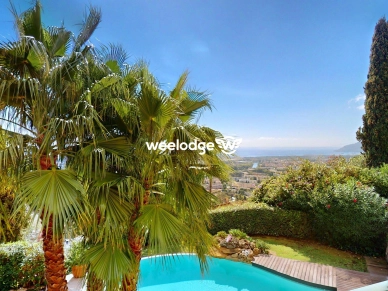 Maison à vendre 5 pièces de 142 m² à Mandelieu-la-Napoule