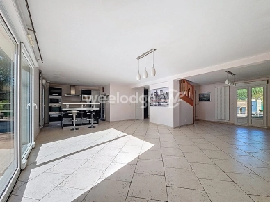 Maison à vendre 6 pièces de 166 m² à Éragny