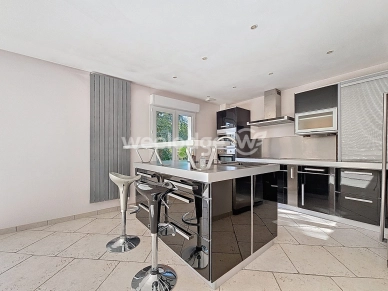 Maison à vendre 6 pièces de 166 m² à Éragny