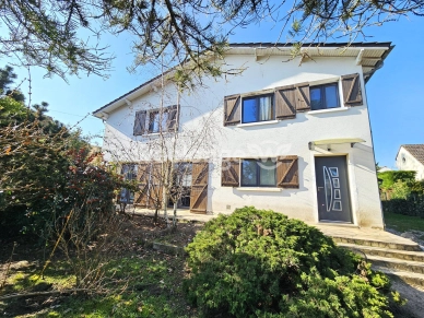 Maison à vendre 8 pièces de 156 m² à Conflans-Sainte-Honorine