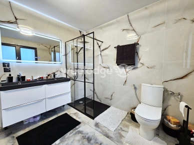 Maison à vendre 8 pièces de 156 m² à Conflans-Sainte-Honorine