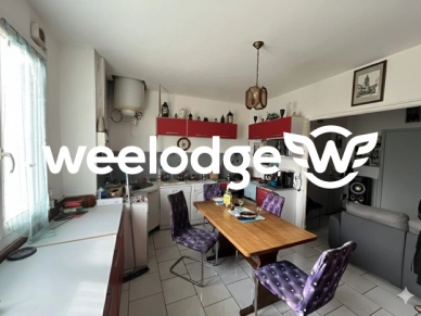 Immeuble à vendre à Meyrannes