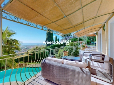 Maison à vendre 5 pièces de 142 m² à Mandelieu-la-Napoule