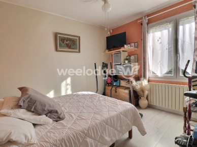 Maison à vendre 6 pièces de 180 m² à Saint-Martin-de-la-Brasque