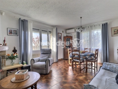 Maison à vendre 6 pièces de 180 m² à Saint-Martin-de-la-Brasque