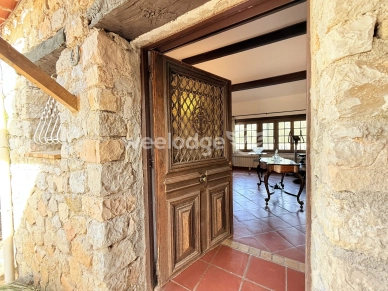 Maison à vendre 7 pièces de 228,74 m² à Saint-Paul-en-Forêt