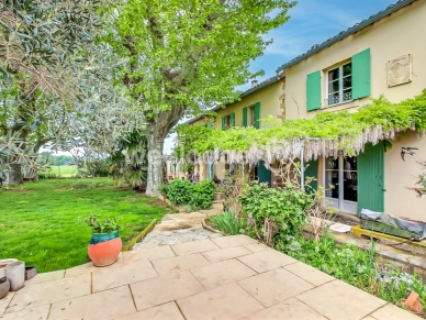 Maison à vendre 10 pièces de 558 m² à Saint-Chamas