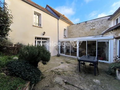 Maison à vendre 8 pièces de 190 m² à Jouy-le-Moutier