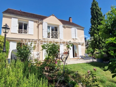 Maison à vendre 6 pièces de 145 m² à Neuville-sur-Oise