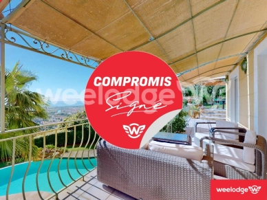 Maison à vendre 5 pièces de 142 m² à Mandelieu-la-Napoule