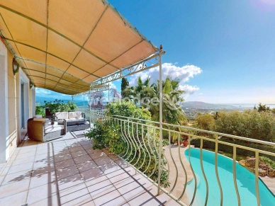 Maison à vendre 5 pièces de 142 m² à Mandelieu-la-Napoule