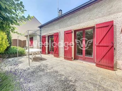 Maison à vendre 6 pièces de 184 m² à Jouy-le-Moutier