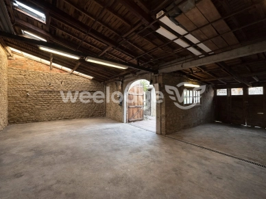 Maison à vendre 5 pièces de 235 m² à Ecquevilly