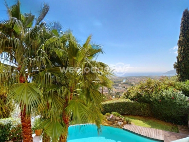 Maison à vendre 5 pièces de 142 m² à Mandelieu-la-Napoule