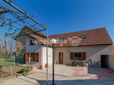 Maison à vendre 7 pièces de 139 m² à Jouy-le-Moutier