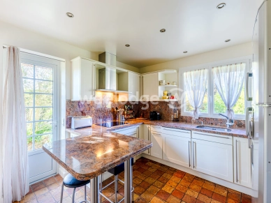 Maison à vendre 9 pièces de 210 m² à Conflans-Sainte-Honorine