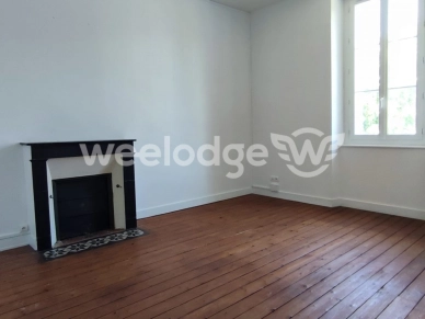 Maison à vendre 6 pièces de 210 m² à Ruelle-sur-Touvre