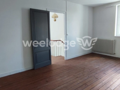 Maison à vendre 6 pièces de 210 m² à Ruelle-sur-Touvre