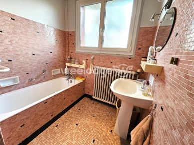 Maison à vendre 8 pièces de 143 m² à Conflans-Sainte-Honorine