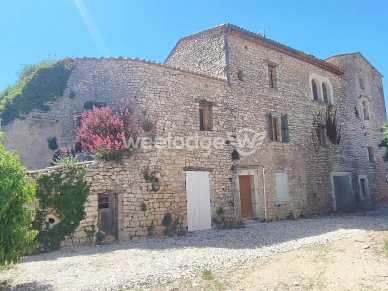 Maison à vendre 10 pièces de 260 m² à Saint-Christol