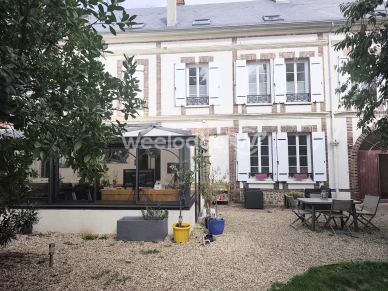 Maison à vendre 10 pièces de 300 m² à Mesnils-sur-Iton