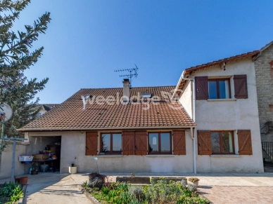 Maison à vendre 7 pièces de 139 m² à Jouy-le-Moutier