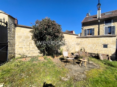 Maison à vendre 8 pièces de 190 m² à Jouy-le-Moutier