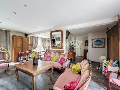 Maison à vendre 6 pièces de 145 m² à Neuville-sur-Oise